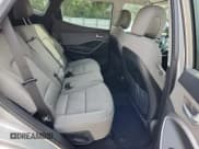 ✅ 2017 Hyundai Santa Fe 2.4L • VIN: 5XYZU3LB9HG430643 • Lot: 91221195. Wystawiony na Copart z przebiegiem 80 521 mil. Bezpłatny archiwum sprzedaży aukcyjnych z USA i szczegółowy raport historii pojazdu na DreamBid. Zdjęcie 11.