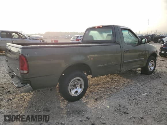 ✅ 2002 Ford F-150 XL • VIN: 2FTRF172X2CA47857 • Lot: 42640365. Wystawiony na Copart z przebiegiem 98 526 mil. Bezpłatny archiwum sprzedaży aukcyjnych z USA i szczegółowy raport historii pojazdu na DreamBid. Zdjęcie 3.