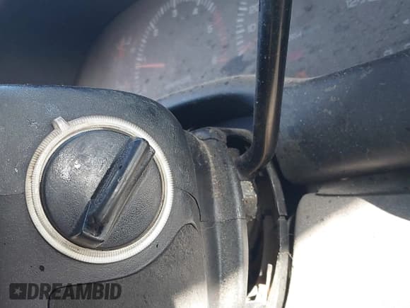 ✅ 1998 Dodge Dakota SLT • VIN: 1B7FL26X7WS586596 • Lot: 41745358. Wystawiony na IAAI z przebiegiem 173 950 mil. Bezpłatny archiwum sprzedaży aukcyjnych z USA i szczegółowy raport historii pojazdu na DreamBid. Zdjęcie 11.