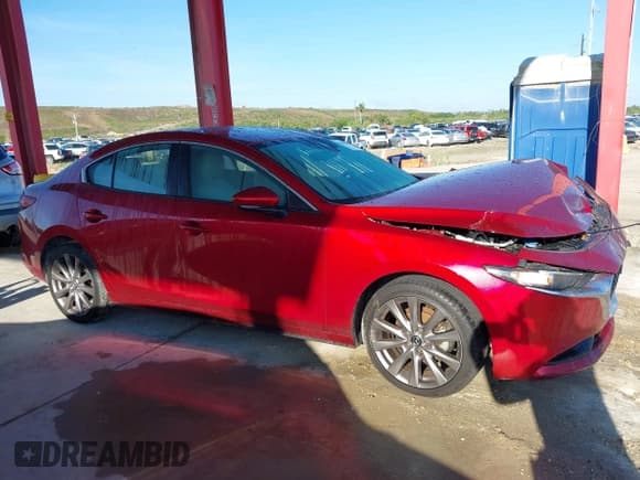 ✅ 2019 Mazda 3 Preferred • VIN: 3MZBPADL0KM109070 • Лот: 42245281. Опубликован ранее на IAAI с пробегом 83 935 миль. Бесплатный доступ к архиву аукционных продаж из США и подробный отчёт об истории автомобиля на DreamBid. Изображение 13.