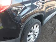 ✅ 2011 Volkswagen Tiguan S • VIN: WVGAV7AX6BW556836 • Lot: 43549722. Listed on IAAI with 112,437 mi. Free auction sales archive from the USA and detailed vehicle history report at DreamBid. Image 6.