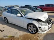 ✅ 2015 Mercedes-Benz C 250 • VIN: WDDGJ4HB8FG353438 • Lot: 66944305. Wystawiony na Copart z przebiegiem 127 768 mil. Bezpłatny archiwum sprzedaży aukcyjnych z USA i szczegółowy raport historii pojazdu na DreamBid. Zdjęcie 4.