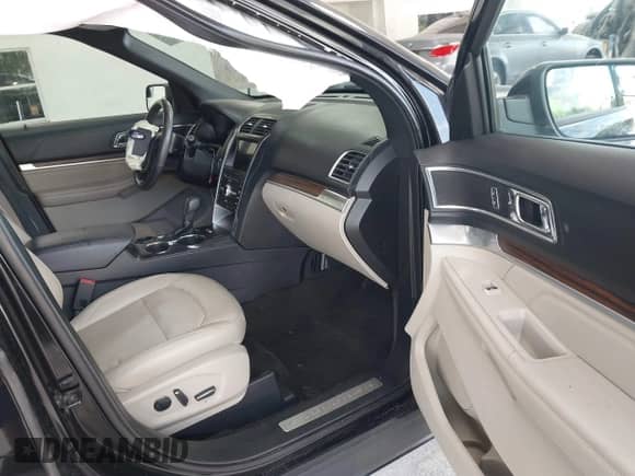 2018 Ford Explorer Limited z VIN 1FM5K7F80JGA82810, wystawiony jako IAAI lot #43509520 z przebiegiem 151 555 mil mil oraz . Historia ofert i sprzedaży dostępna na DreamBid. Obrazek 5.