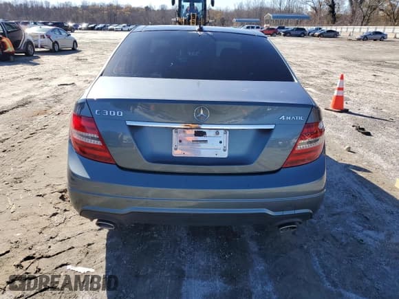 ✅ 2012 Mercedes-Benz C 300 Sport • VIN: WDDGF8BB1CA709311 • Лот: 84649524. Опубликован ранее на Copart с пробегом 154 747 миль. Бесплатный доступ к архиву аукционных продаж из США и подробный отчёт об истории автомобиля на DreamBid. Изображение 6.