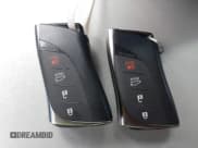 ✅ 2022 Lexus ES 300h Luxury • VIN: 58AEA1C12NU020364 • Lot: 43561724. Wystawiony na IAAI z przebiegiem 157 245 mil. Bezpłatny archiwum sprzedaży aukcyjnych z USA i szczegółowy raport historii pojazdu na DreamBid. Zdjęcie 11.