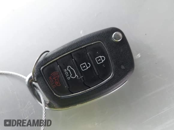 ✅ 2017 Hyundai Santa Fe SE • VIN: KM8SM4HF1HU243832 • Lot: 43654843. Wystawiony na IAAI z przebiegiem 86 588 mil. Bezpłatny archiwum sprzedaży aukcyjnych z USA i szczegółowy raport historii pojazdu na DreamBid. Zdjęcie 11.