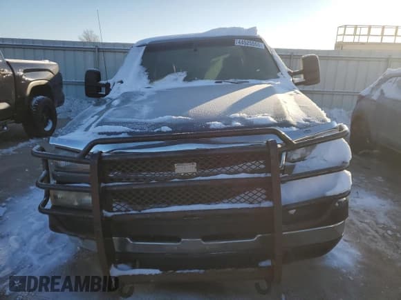 ✅ 2006 Chevrolet Silverado 2500HD LT1 • VIN: 1GCHK23D46F220156 • Lot: 44525555. Wystawiony na Copart z przebiegiem Nie podano. Bezpłatny archiwum sprzedaży aukcyjnych z USA i szczegółowy raport historii pojazdu na DreamBid. Zdjęcie 5.