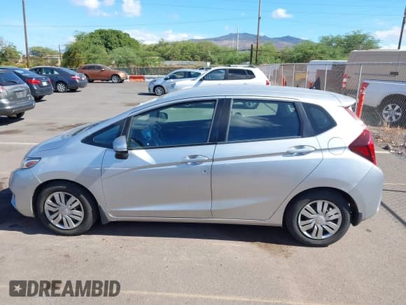 ✅ 2015 Honda Fit LX • VIN: 3HGGK5H59FM754608 • Lot: 43110428. Wystawiony na IAAI z przebiegiem 52 188 mil. Bezpłatny archiwum sprzedaży aukcyjnych z USA i szczegółowy raport historii pojazdu na DreamBid. Zdjęcie 14.