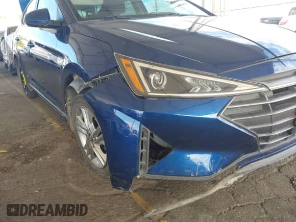 2020 Hyundai Elantra SEL z VIN 5NPD84LF1LH580044, wystawiony jako IAAI lot #43242807 z przebiegiem 83 809 mil mil oraz . Historia ofert i sprzedaży dostępna na DreamBid. Obrazek 6.