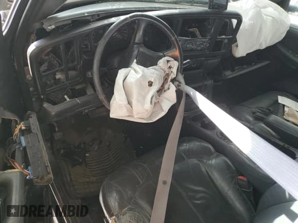 ✅ 2001 GMC Sierra 1500HD SLT • VIN: 1GTGK13U81F150529 • Lot: 52919065. Wystawiony na Copart z przebiegiem Nie podano. Bezpłatny archiwum sprzedaży aukcyjnych z USA i szczegółowy raport historii pojazdu na DreamBid. Zdjęcie 8.