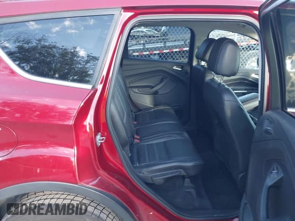 ✅ 2017 Ford Escape Titanium • VIN: 1FMCU0JD7HUA79136 • Lot: 43697186. Wystawiony na IAAI z przebiegiem 97 378 mil. Bezpłatny archiwum sprzedaży aukcyjnych z USA i szczegółowy raport historii pojazdu na DreamBid. Zdjęcie 8.