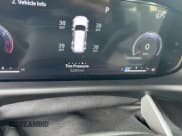 ✅ 2023 Jeep Wagoneer • VIN: 1C4SJVAP3PS500456 • Lot: 67319205. Wystawiony na Copart z przebiegiem 5 293 mil. Bezpłatny archiwum sprzedaży aukcyjnych z USA i szczegółowy raport historii pojazdu na DreamBid. Zdjęcie 8.