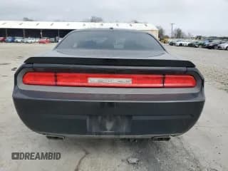 ✅ 2014 Dodge Challenger R/T Classic • VIN: 2C3CDYBT3EH242179 • Lot: 43956745. Wystawiony na Copart z przebiegiem 57 368 mil. Bezpłatny archiwum sprzedaży aukcyjnych z USA i szczegółowy raport historii pojazdu na DreamBid. Zdjęcie 6.