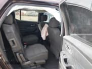 ✅ 2020 Chevrolet Traverse LT Cloth • VIN: 1GNERGKW5LJ238017 • Lot: 43736868. Wystawiony na IAAI z przebiegiem 121 350 mil. Bezpłatny archiwum sprzedaży aukcyjnych z USA i szczegółowy raport historii pojazdu na DreamBid. Zdjęcie 8.