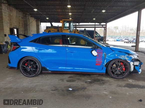 ✅ 2021 Honda Civic Type R Touring • VIN: SHHFK8G74MU202142 • Lot: 41908226. Listed on IAAI with 48,322 mi. Free auction sales archive from the USA and detailed vehicle history report at DreamBid. Image 13.