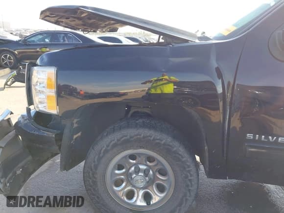 ✅ 2012 Chevrolet Silverado 1500 LS • VIN: 1GCRCREA7CZ302048 • Lot: 43437230. Wystawiony na IAAI z przebiegiem 206 561 mil. Bezpłatny archiwum sprzedaży aukcyjnych z USA i szczegółowy raport historii pojazdu na DreamBid. Zdjęcie 17.