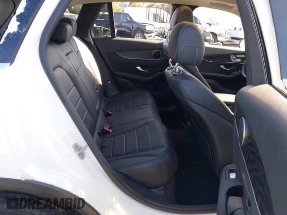 ✅ 2016 Mercedes-Benz GLC 300 • VIN: WDC0G4JB3GF040528 • Lot: 43208729. Listed on IAAI with 89,131 mi. Free auction sales archive from the USA and detailed vehicle history report at DreamBid. Image 8.