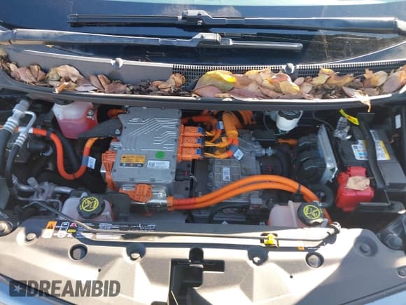 ✅ 2019 Chevrolet Bolt EV Premier • VIN: 1G1FZ6S03K4117575 • Lot: 41223712. Wystawiony na IAAI z przebiegiem 54 596 mil. Bezpłatny archiwum sprzedaży aukcyjnych z USA i szczegółowy raport historii pojazdu na DreamBid. Zdjęcie 10.