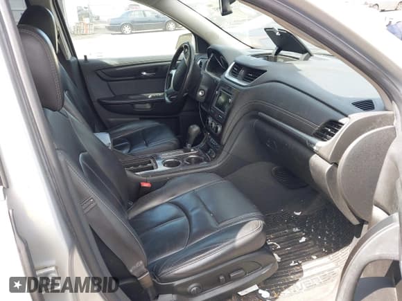 ✅ 2017 Chevrolet Traverse LT • VIN: 1GNKVHKD9HJ297422 • Lot: 42774953. Wystawiony na IAAI z przebiegiem 176 393 mil. Bezpłatny archiwum sprzedaży aukcyjnych z USA i szczegółowy raport historii pojazdu na DreamBid. Zdjęcie 5.