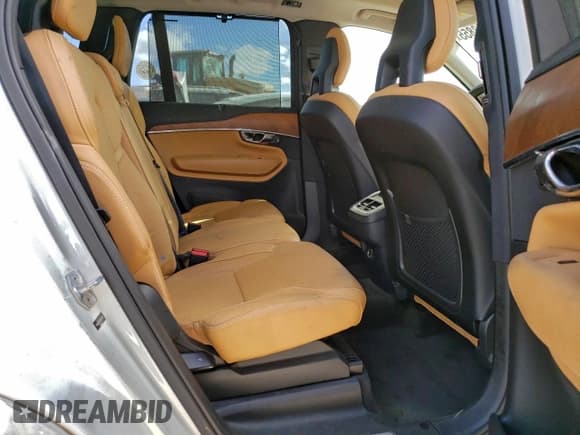 ✅ 2016 Volvo XC90 T6 Inscription • VIN: YV4A22PL4G1027584 • Lot: 94168855. Wystawiony na Copart z przebiegiem 39 280 mil. Bezpłatny archiwum sprzedaży aukcyjnych z USA i szczegółowy raport historii pojazdu na DreamBid. Zdjęcie 11.