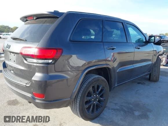 ✅ 2021 Jeep Grand Cherokee Laredo X • VIN: 1C4RJFAG1MC666582 • Lot: 43533756. Listed on IAAI with 121,859 mi. Free auction sales archive from the USA and detailed vehicle history report at DreamBid. Image 4.