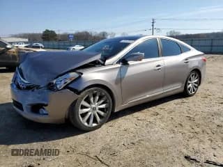 ✅ 2013 Hyundai Azera • VIN: KMHFH4JG2DA251670 • Лот: 45040885. Опубликован ранее на Copart с пробегом 146 802 миль. Бесплатный доступ к архиву аукционных продаж из США и подробный отчёт об истории автомобиля на DreamBid. Изображение 1.