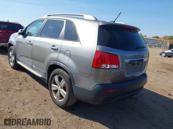 ✅ 2012 Kia Sorento EX • VIN: 5XYKUCA64CG277010 • Lot: 43226936. Listed on IAAI with 202,434 mi. Free auction sales archive from the USA and detailed vehicle history report at DreamBid. Image 3.