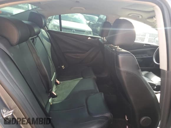 ✅ 2007 Volkswagen Passat Wolfsburg Edition • VIN: WVWAK73C87P127416 • Lot: 64365085. Wystawiony na Copart z przebiegiem Nie podano. Bezpłatny archiwum sprzedaży aukcyjnych z USA i szczegółowy raport historii pojazdu na DreamBid. Zdjęcie 10.