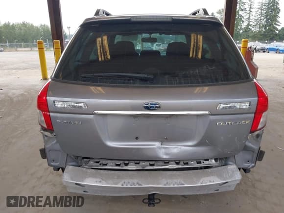 ✅ 2008 Subaru Outback i • VIN: 4S4BP61C887346747 • Lot: 43140102. Listed on IAAI with 164,988 mi. Free auction sales archive from the USA and detailed vehicle history report at DreamBid. Image 17.