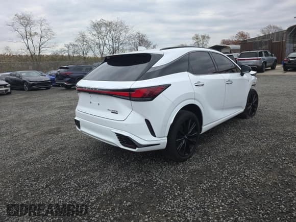 ✅ 2024 Lexus RX 500h F Sport Performance • VIN: 2T2BCMEA9RC016091 • Лот: 92692605. Опубликован ранее на Copart с пробегом 23 670 миль. Бесплатный доступ к архиву аукционных продаж из США и подробный отчёт об истории автомобиля на DreamBid. Изображение 4.