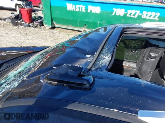 ✅ 2022 Chevrolet Suburban Premier • VIN: 1GNSKFKD5NR344147 • Lot: 41358509. Wystawiony na IAAI z przebiegiem 41 046 mil. Bezpłatny archiwum sprzedaży aukcyjnych z USA i szczegółowy raport historii pojazdu na DreamBid. Zdjęcie 15.