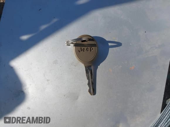 ✅ 2018 Jeep Wrangler Sport S • VIN: 1C4GJWAGXJL928733 • Lot: 43130395. Wystawiony na IAAI z przebiegiem 65 000 mil. Bezpłatny archiwum sprzedaży aukcyjnych z USA i szczegółowy raport historii pojazdu na DreamBid. Zdjęcie 11.