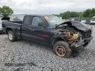 ✅ 1999 Dodge Dakota SLT • VIN: 1B7GG22Y9XS107779 • Lot: 60102345. Wystawiony na Copart z przebiegiem 141 801 mil. Bezpłatny archiwum sprzedaży aukcyjnych z USA i szczegółowy raport historii pojazdu na DreamBid. Zdjęcie 4.