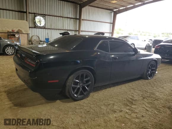 ✅ 2023 Dodge Challenger R/T • VIN: 2C3CDZBT1PH614725 • Lot: 64138014. Wystawiony na Copart z przebiegiem Nie podano. Bezpłatny archiwum sprzedaży aukcyjnych z USA i szczegółowy raport historii pojazdu na DreamBid. Zdjęcie 3.