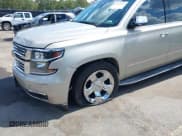 ✅ 2015 Chevrolet Suburban LTZ • VIN: 1GNSKKKC2FR509864 • Lot: 43233537. Wystawiony na IAAI z przebiegiem 241 210 mil. Bezpłatny archiwum sprzedaży aukcyjnych z USA i szczegółowy raport historii pojazdu na DreamBid. Zdjęcie 6.