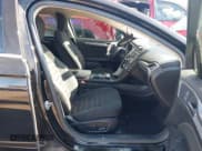 ✅ 2018 Ford Fusion SE • VIN: 3FA6P0LU7JR146987 • Lot: 43593808. Wystawiony na IAAI z przebiegiem 114 164 mil. Bezpłatny archiwum sprzedaży aukcyjnych z USA i szczegółowy raport historii pojazdu na DreamBid. Zdjęcie 5.