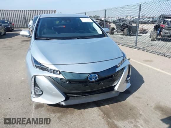 ✅ 2019 Toyota Prius Advanced • VIN: JTDKARFP6K3104962 • Lot: 43587314. Listed on IAAI with 104,787 mi. Free auction sales archive from the USA and detailed vehicle history report at DreamBid. Image 12.