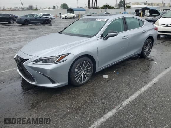 ✅ 2025 Lexus ES 300h • VIN: 58ADA1C1XSU056777 • Lot: 47812285. Wystawiony na Copart z przebiegiem 1 585 mil. Bezpłatny archiwum sprzedaży aukcyjnych z USA i szczegółowy raport historii pojazdu na DreamBid. Zdjęcie 1.