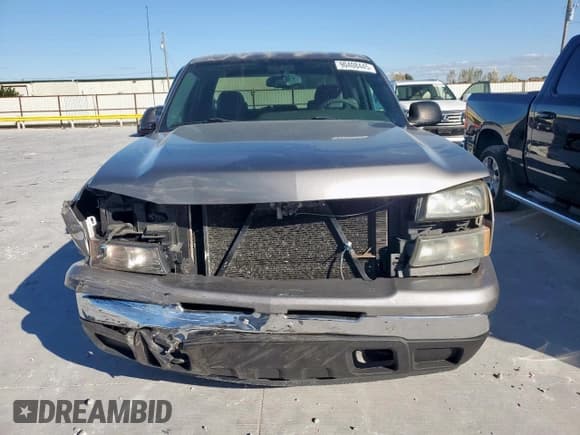 ✅ 2006 Chevrolet Silverado 1500 LS • VIN: 2GCEC13V661356587 • Lot: 90408445. Wystawiony na Copart z przebiegiem 256 204 mil. Bezpłatny archiwum sprzedaży aukcyjnych z USA i szczegółowy raport historii pojazdu na DreamBid. Zdjęcie 5.