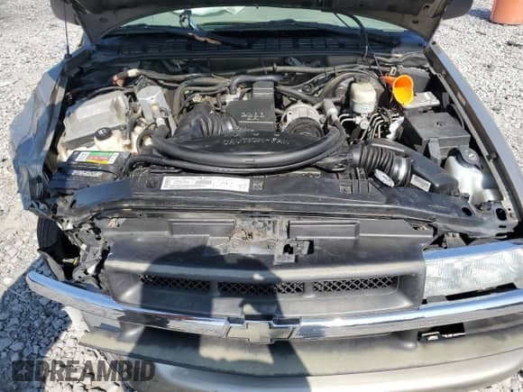 2003 Chevrolet S-10 z VIN 1GCCS19H938177335, wystawiony jako Copart lot #68638884 z przebiegiem Nie podano mil oraz Szkoda całkowita • Salvage title. Historia ofert i sprzedaży dostępna na DreamBid. Obrazek 12.