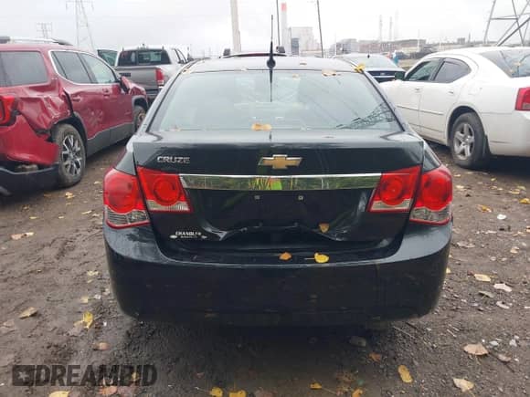 2014 Chevrolet Cruze LS z VIN 1G1PA5SH1E7336369, wystawiony jako IAAI lot #43311124 z przebiegiem 101 303 mil mil oraz . Historia ofert i sprzedaży dostępna na DreamBid. Obrazek 17.