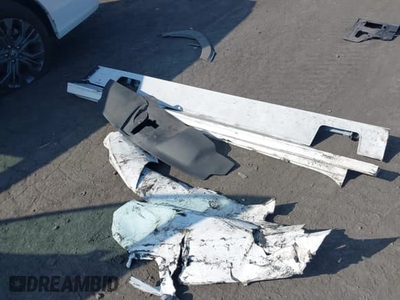 ✅ 2025 Honda Odyssey Touring • VIN: 5FNRL6H83SB005645 • Lot: 43507137. Listed on IAAI with 6,051 mi. Free auction sales archive from the USA and detailed vehicle history report at DreamBid. Image 12.