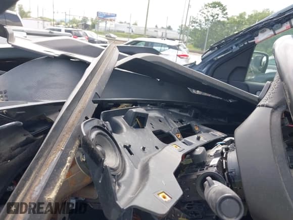 ✅ 2015 Chevrolet Silverado 2500HD LT • VIN: 1GC1CVE85FF587440 • Lot: 42545643. Listed on IAAI with Not provided. Free auction sales archive from the USA and detailed vehicle history report at DreamBid. Image 16.