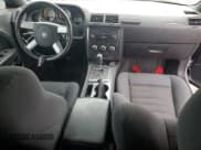 ✅ 2010 Dodge Challenger R/T Classic • VIN: 2B3CJ5DT0AH300633 • Lot: 76148344. Wystawiony na Copart z przebiegiem 193 504 mil. Bezpłatny archiwum sprzedaży aukcyjnych z USA i szczegółowy raport historii pojazdu na DreamBid. Zdjęcie 8.