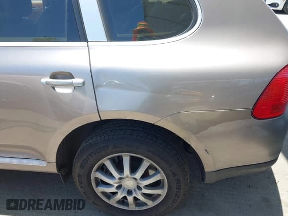 ✅ 2005 Porsche Cayenne • VIN: WP1AA29P55LA24408 • Лот: 42398234. Опубликован ранее на IAAI с пробегом 237 890 миль. Бесплатный доступ к архиву аукционных продаж из США и подробный отчёт об истории автомобиля на DreamBid. Изображение 13.