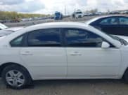 ✅ 2006 Chevrolet Impala LS • VIN: 2G1WB58KX69213889 • Lot: 43585834. Wystawiony na IAAI z przebiegiem 182 083 mil. Bezpłatny archiwum sprzedaży aukcyjnych z USA i szczegółowy raport historii pojazdu na DreamBid. Zdjęcie 13.