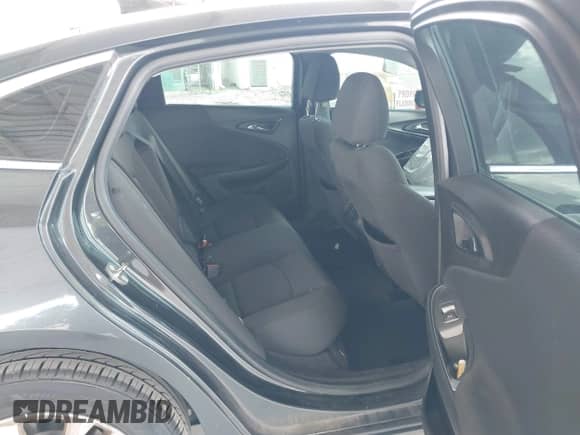 2018 Chevrolet Malibu LT z VIN 1G1ZD5ST3JF175821, wystawiony jako IAAI lot #43226436 z przebiegiem 167 996 mil mil oraz . Historia ofert i sprzedaży dostępna na DreamBid. Obrazek 8.