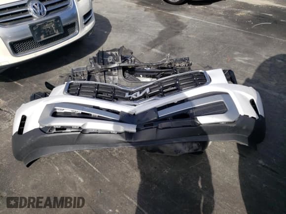 ✅ 2023 Kia Telluride S • VIN: 5XYP6DGCXPG411317 • Lot: 84936685. Listed on Copart with 17,996 mi. Free auction sales archive from the USA and detailed vehicle history report at DreamBid. Image 13.