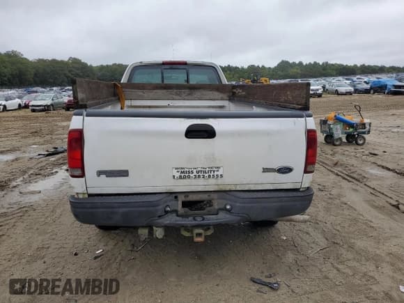 ✅ 1998 Ford F-250 • VIN: 1FTPF28W3WNB12112 • Лот: 68210204. Опубликован ранее на Copart с пробегом 195 173 миль. Бесплатный доступ к архиву аукционных продаж из США и подробный отчёт об истории автомобиля на DreamBid. Изображение 6.