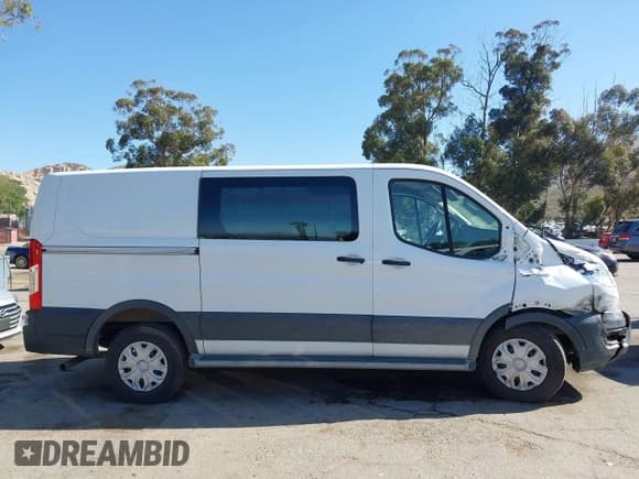 ✅ 2020 Ford Transit Cargo • VIN: 1FTBR1Y86LKB13801 • Lot: 42218592. Listed on IAAI with 49,415 mi. Free auction sales archive from the USA and detailed vehicle history report at DreamBid. Image 13.